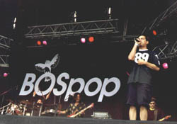 Spock's Beard on stage at Bospop 2000