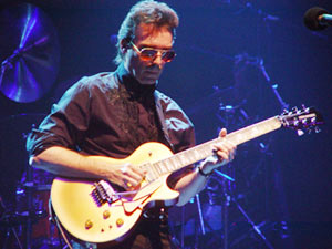 Steve Hackett (photos: © 2003 John Bollenberg)