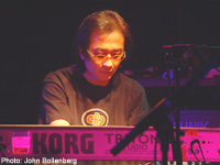 Ryo Okumoto live at Spirit of '66 (photo: John Bollenberg)
