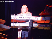 Rick Wakeman w/Yes at Arrow Rock Festival 2004 (photo: John Bollenberg)